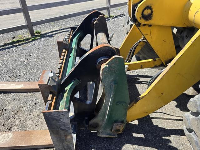 Image of Komatsu WA200-5 equipment image 2