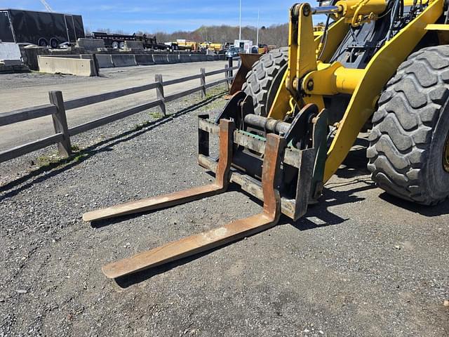 Image of Komatsu WA200-5 equipment image 1