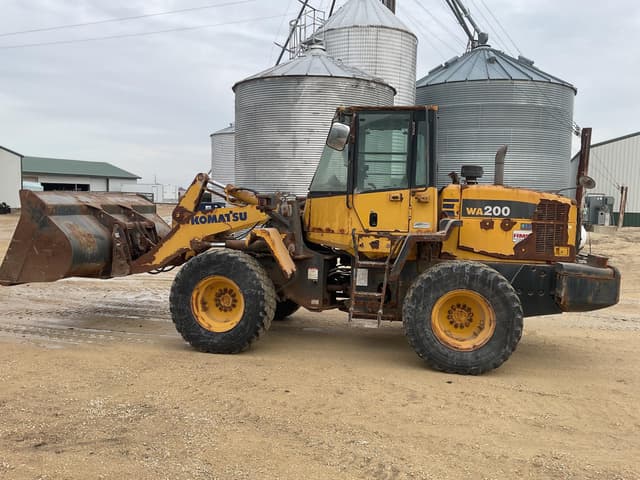 Image of Komatsu WA200-6 equipment image 4