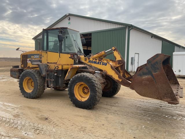 Image of Komatsu WA200-6 equipment image 1