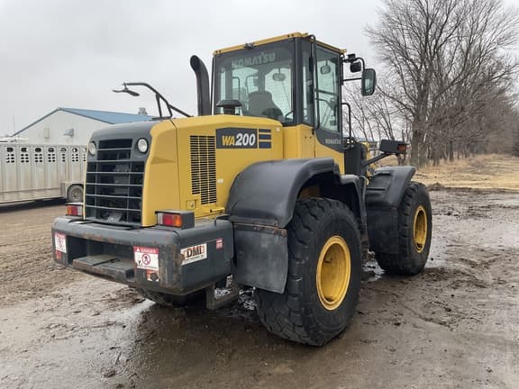 Image of Komatsu WA200-7 equipment image 4
