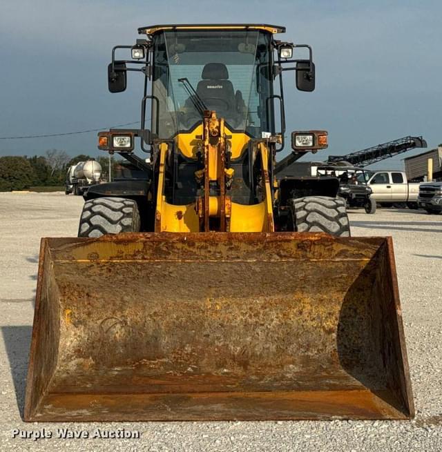Image of Komatsu WA200-8 equipment image 1