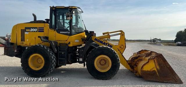 Image of Komatsu WA200-8 equipment image 3
