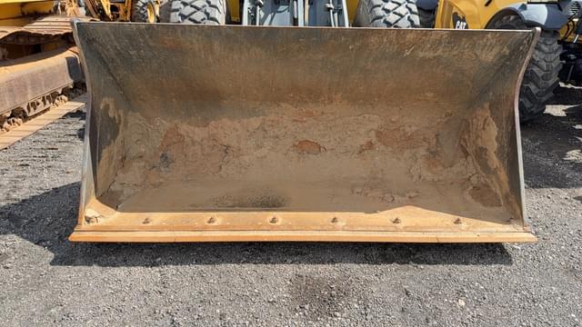 Image of Komatsu WA200 equipment image 3