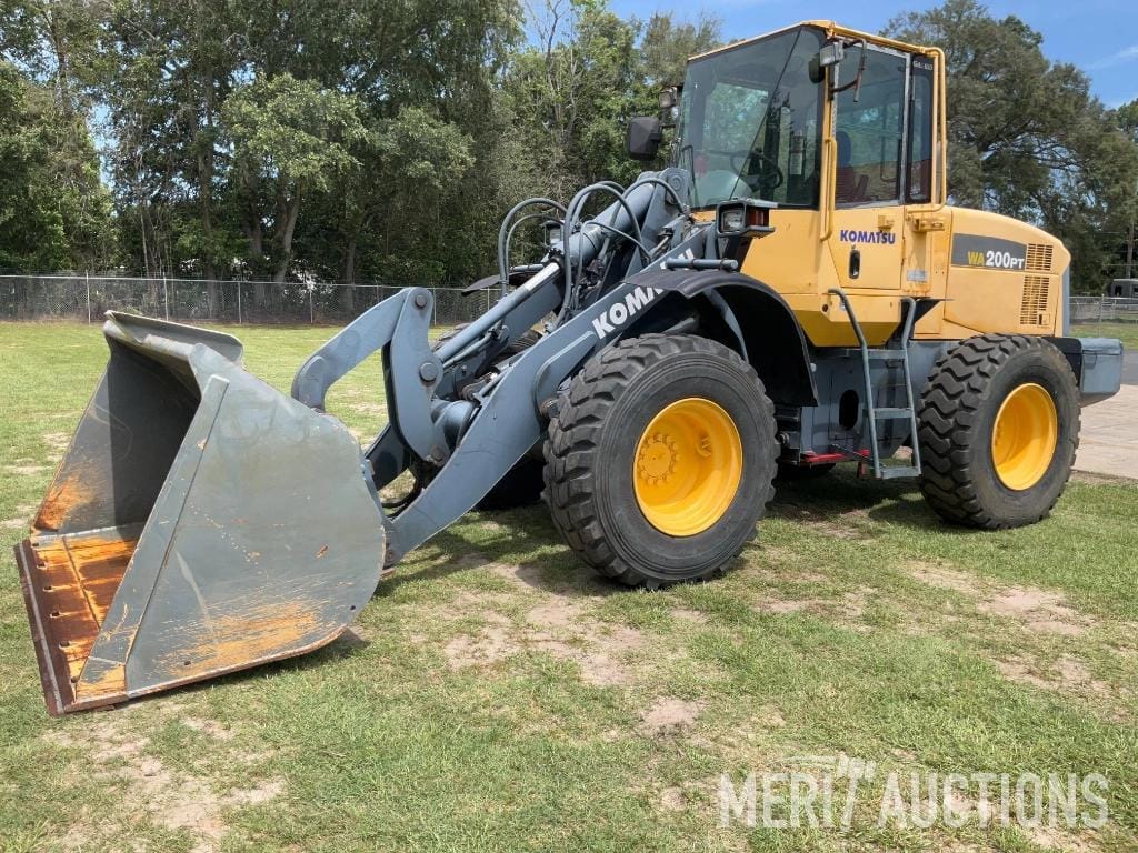 Komatsu WA200PT Equipment Image0