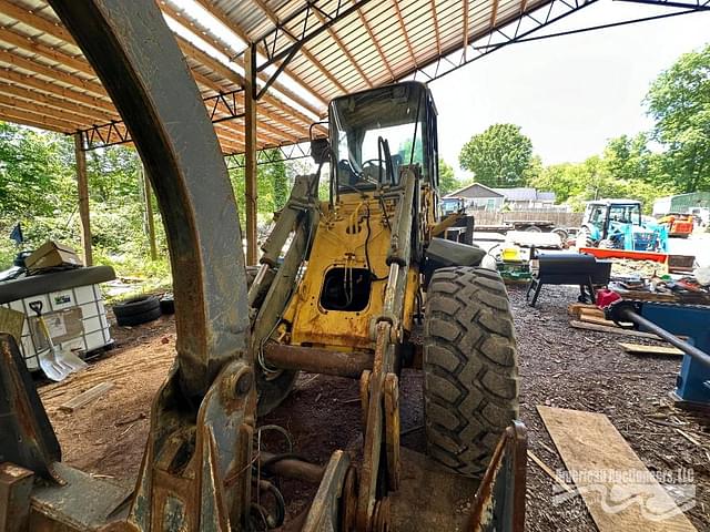 Image of Komatsu WA250-32 equipment image 2