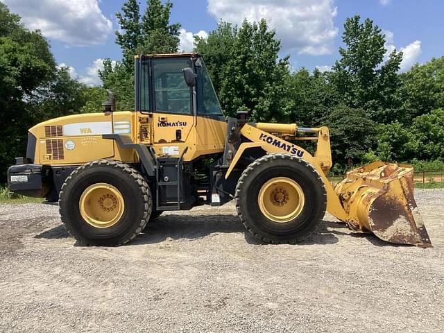Image of Komatsu WA250-5 equipment image 1