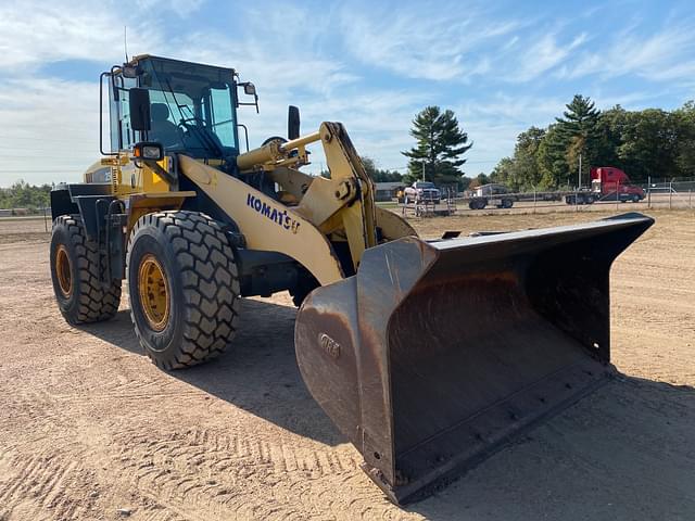 Image of Komatsu WA250 equipment image 2