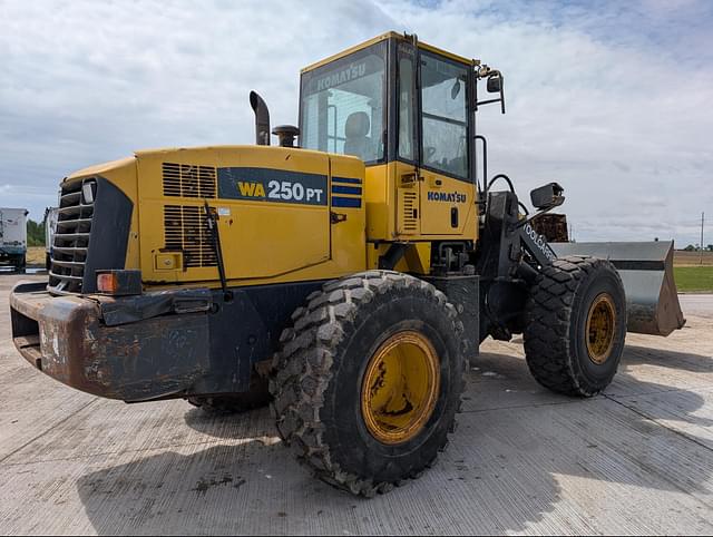 Image of Komatsu WA250PT equipment image 4