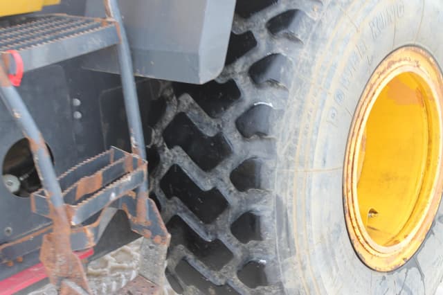 Image of Komatsu WA250PZ equipment image 2