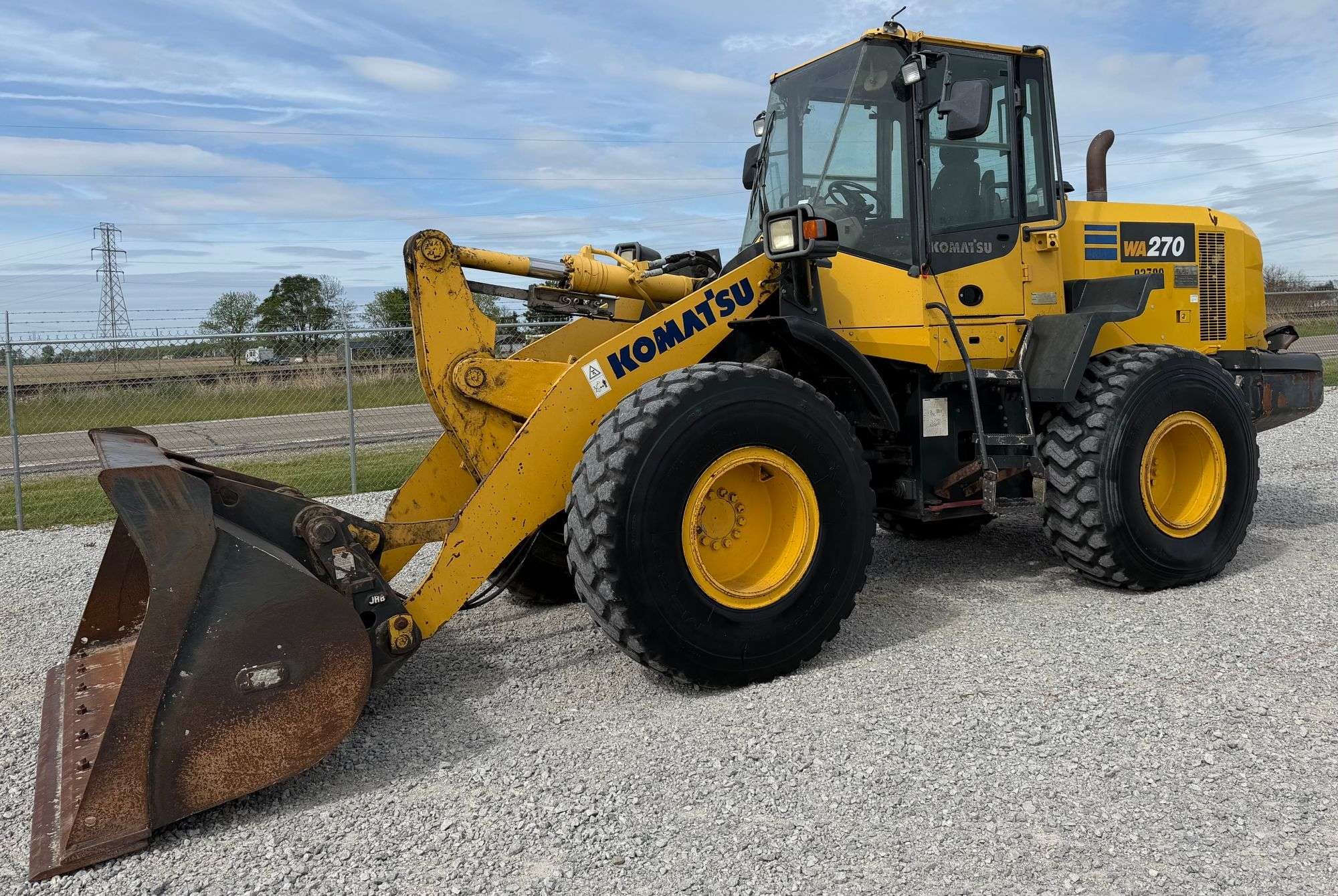 Komatsu WA270-7 Equipment Image0