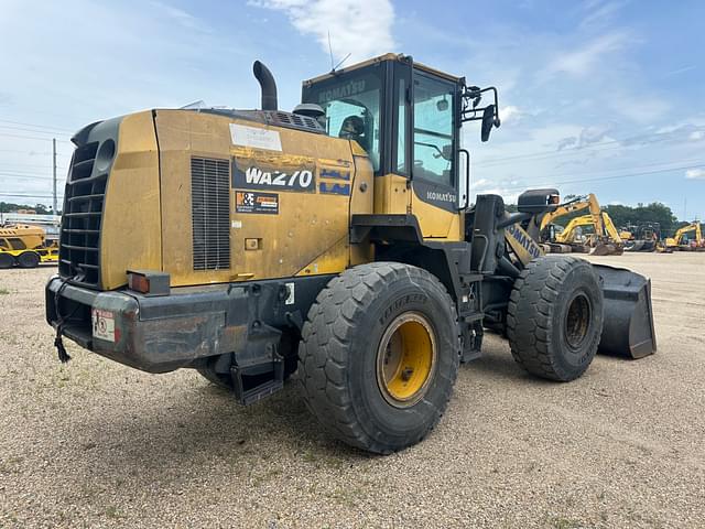 Image of Komatsu WA270 equipment image 2