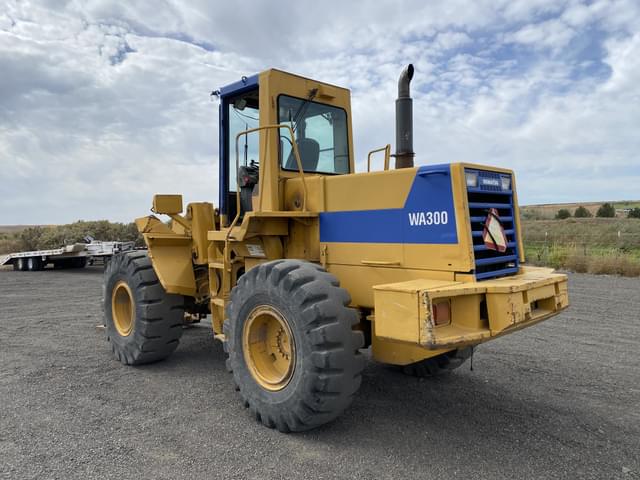 Image of Komatsu WA300 equipment image 3