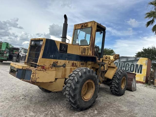 Image of Komatsu WA320-1 equipment image 2