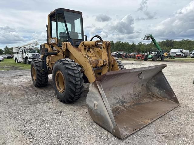 Image of Komatsu WA320-1 equipment image 4