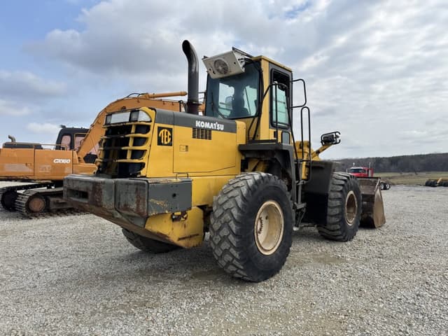 Image of Komatsu WA320 equipment image 4