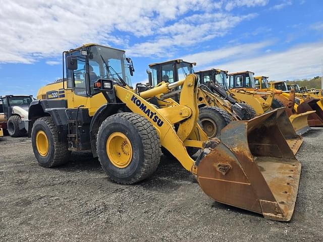 Image of Komatsu WA320-8 equipment image 3