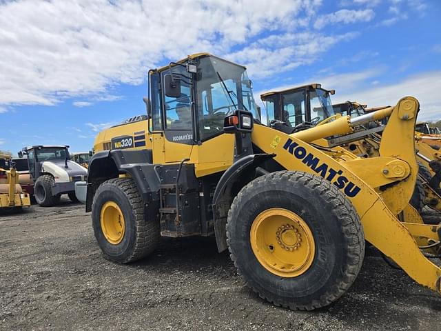 Image of Komatsu WA320-8 equipment image 4
