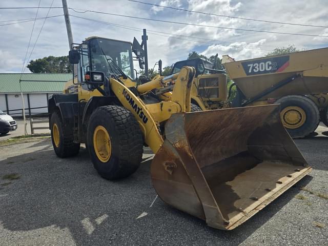 Image of Komatsu WA320-8 equipment image 2