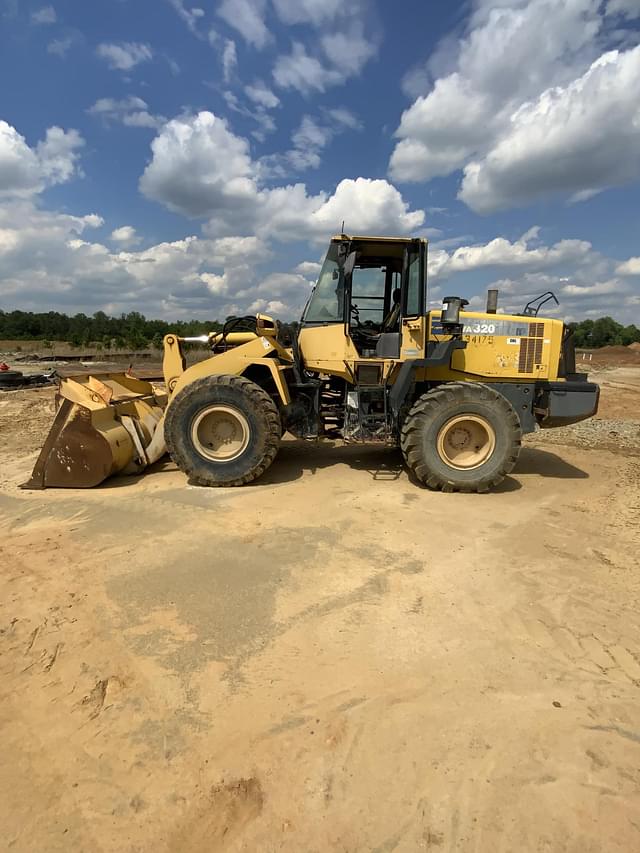 Image of Komatsu WA320 equipment image 1