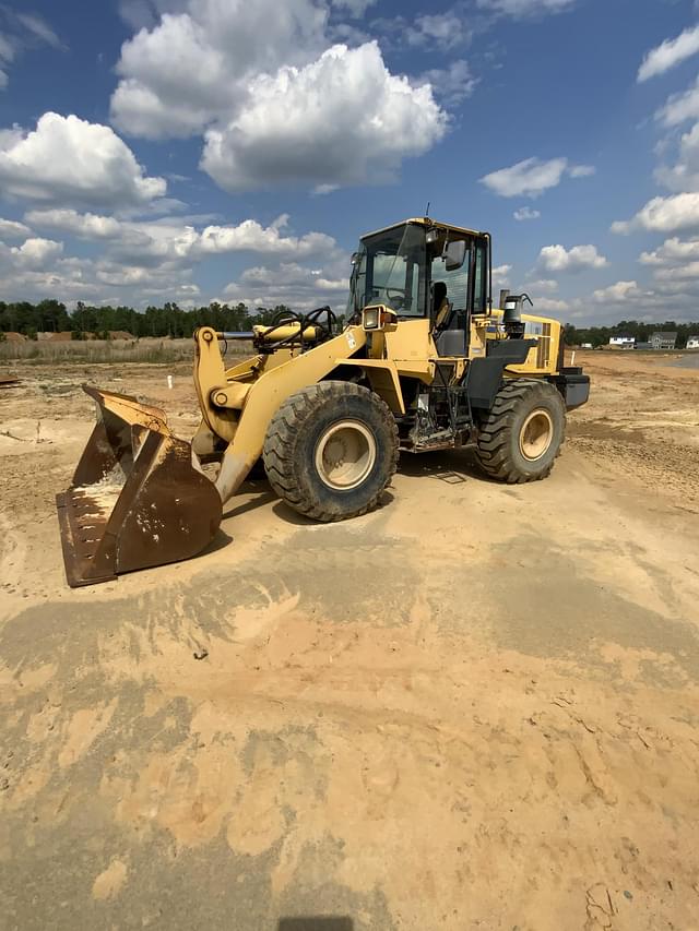 Image of Komatsu WA320 equipment image 2