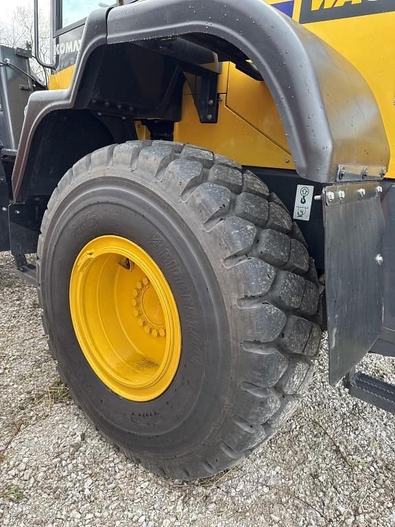 Image of Komatsu WA320 equipment image 4
