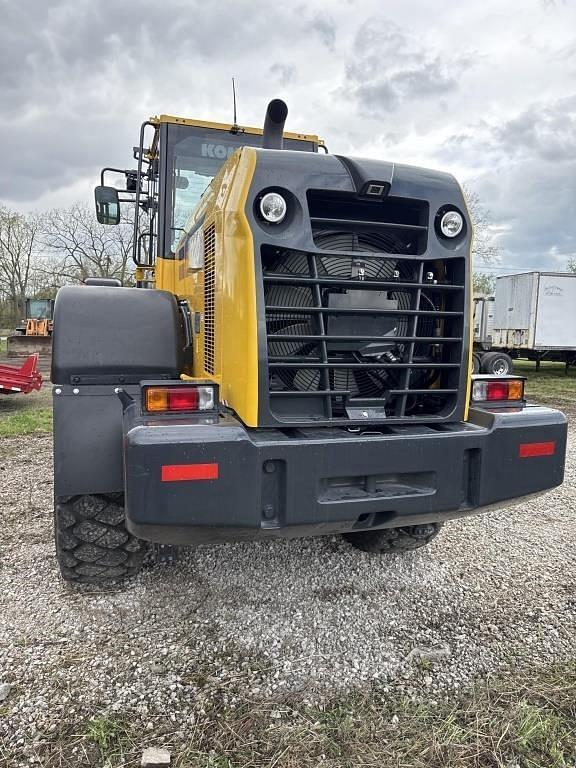 Image of Komatsu WA320 equipment image 3