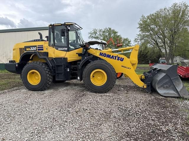 Image of Komatsu WA320 equipment image 2