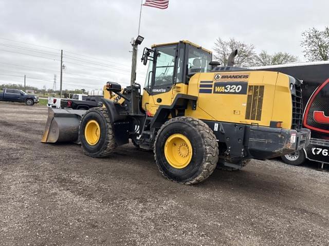 Image of Komatsu WA320 equipment image 1