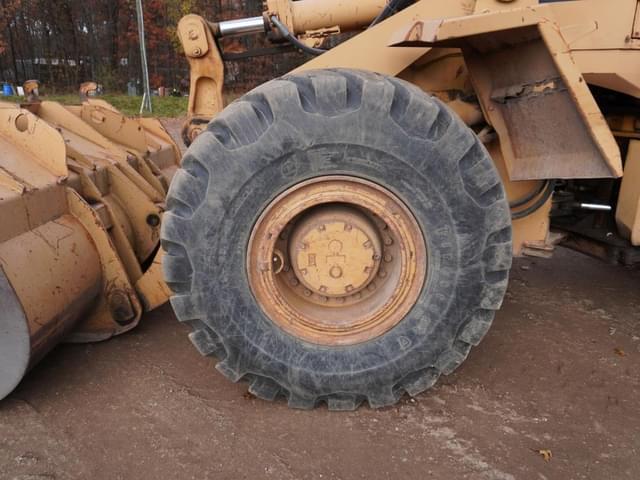 Image of Komatsu WA350 equipment image 2