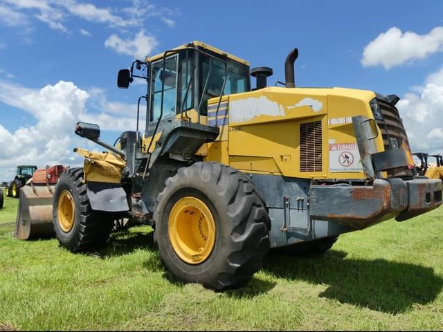 Image of Komatsu WA380-7 equipment image 3