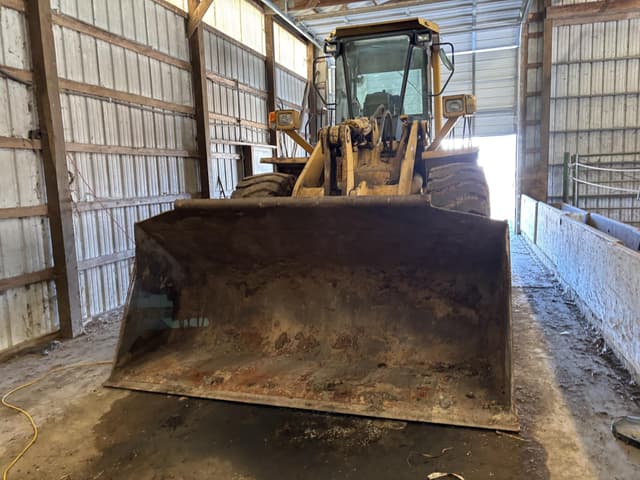 Image of Komatsu WA380 equipment image 1