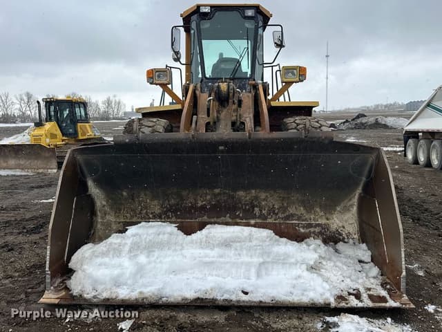 Image of Komatsu WA400-1 equipment image 1