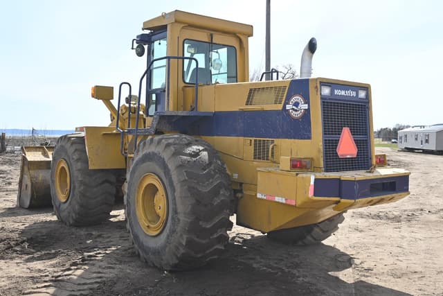 Image of Komatsu WA450 equipment image 4