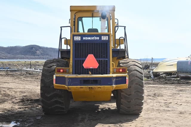 Image of Komatsu WA450 equipment image 3