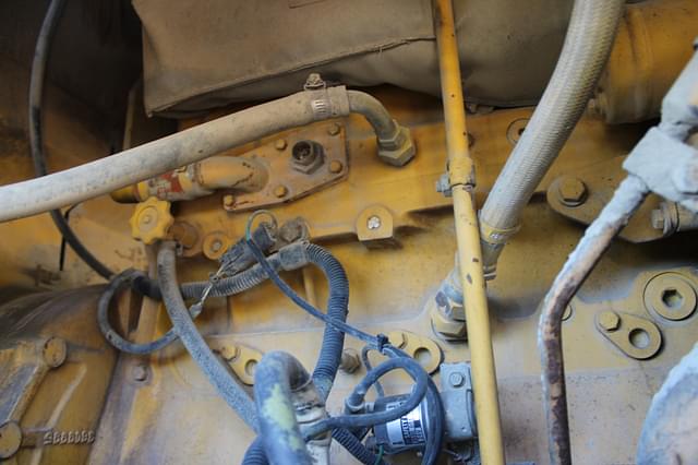Image of Komatsu WA500-3 equipment image 4