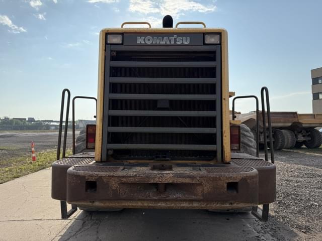 Image of Komatsu WA600 equipment image 2