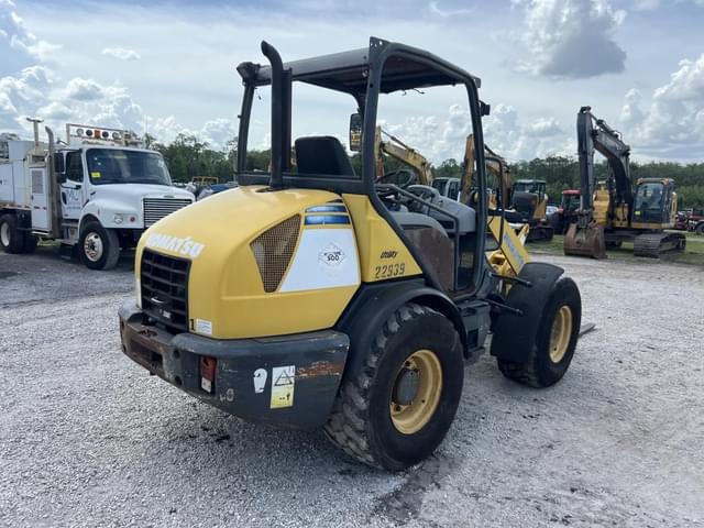 Image of Komatsu WA70 equipment image 2