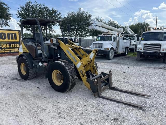 Image of Komatsu WA70 equipment image 3