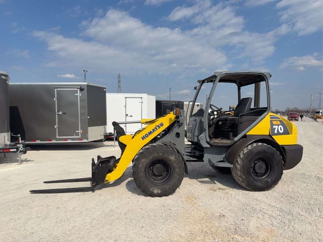 Image of Komatsu WA70 equipment image 1