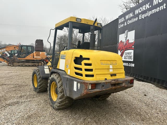 Image of Komatsu WA75-3 equipment image 1