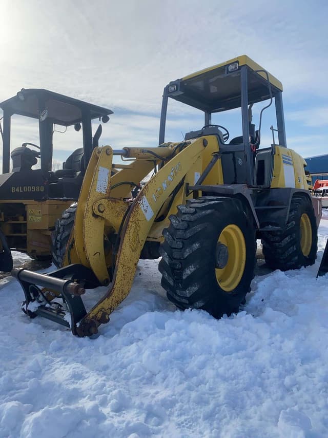 Image of Komatsu WA75-3 equipment image 2