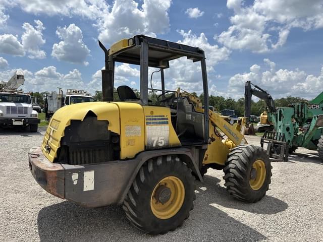 Image of Komatsu WA75-3 equipment image 3