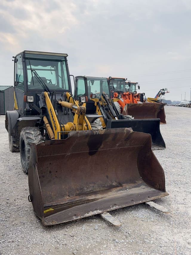 Image of Komatsu WA80 equipment image 3