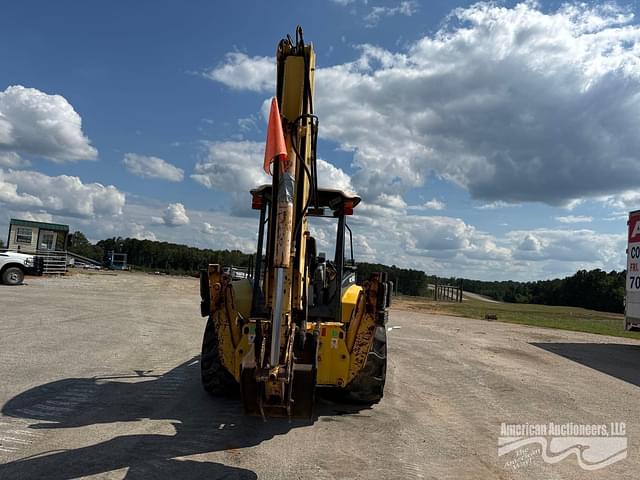 Image of Komatsu WB140 equipment image 4