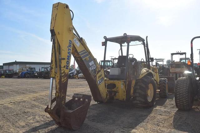 Image of Komatsu WB140 equipment image 2