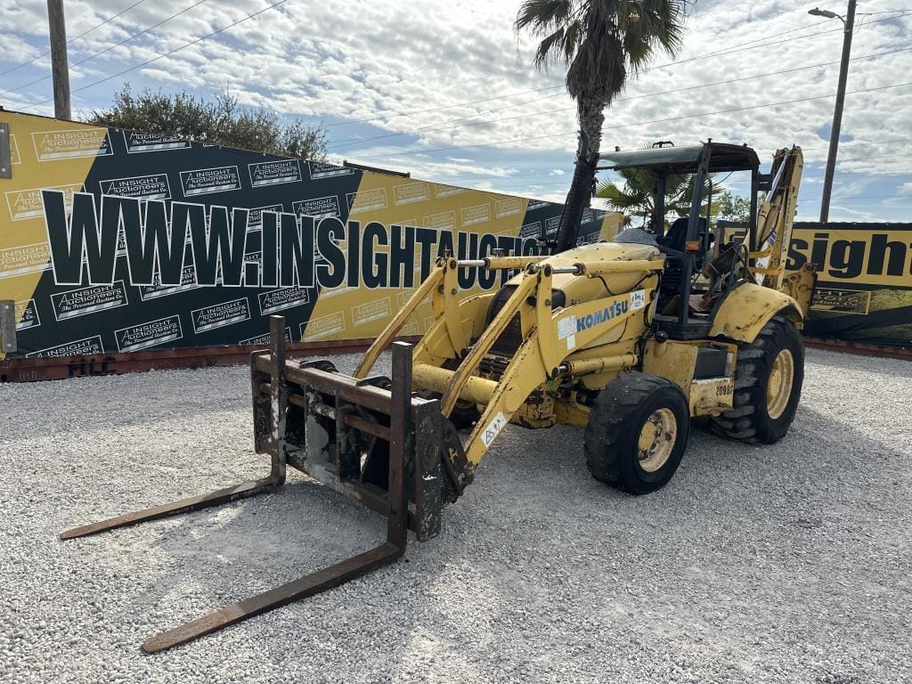 Komatsu WB150 Equipment Image0