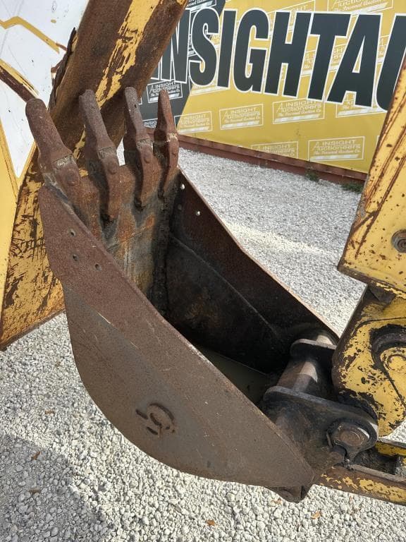 Image of Komatsu WB150 equipment image 2