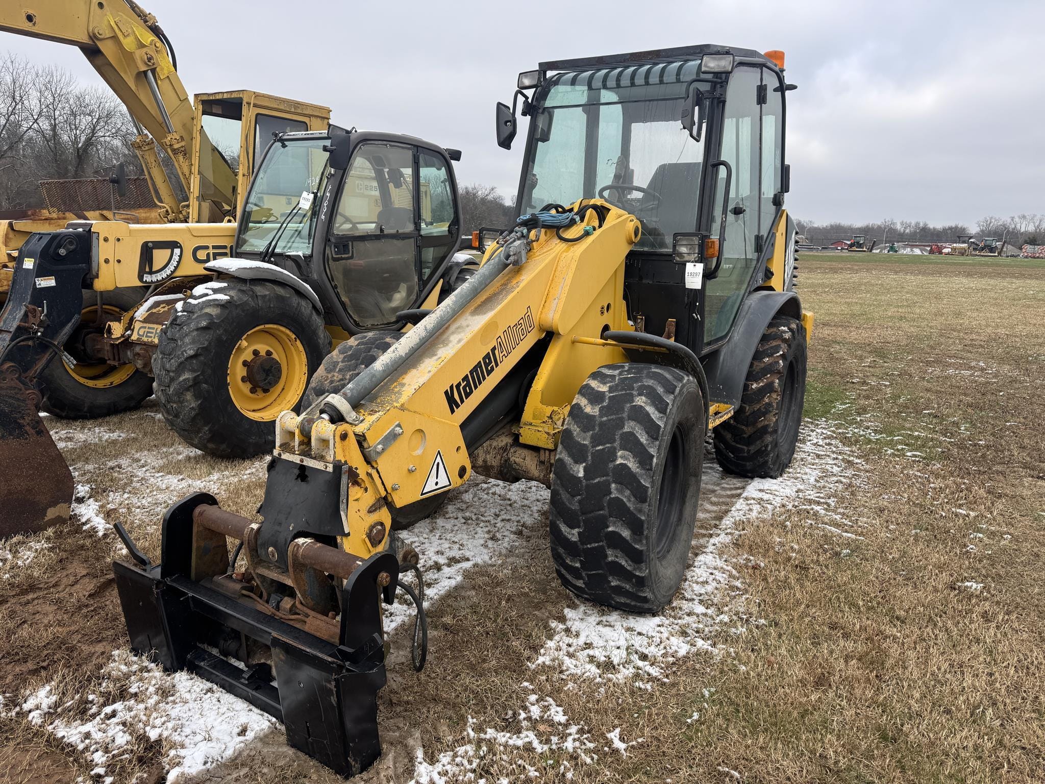 Kramer 418 Equipment Image0