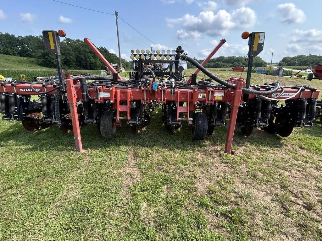 2011 Krause Gladiator Equipment Image0